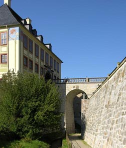 Hauptbrücke über den Mühlgraben am Schloss Weesenstein